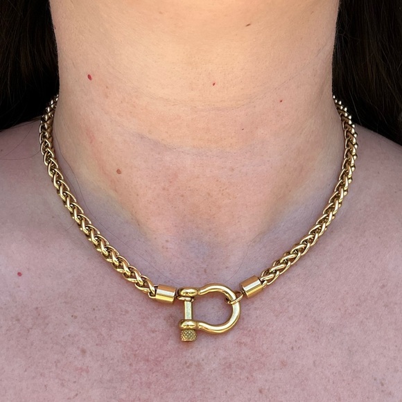 Amore Golden Armor Chain with Lock Clasp - Picture 1 of 4